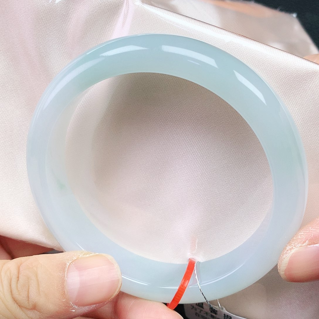 翡翠手镯未镶嵌59圈