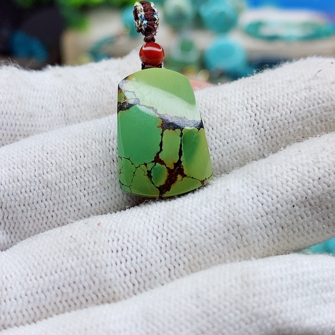 绿松石颈饰未镶嵌