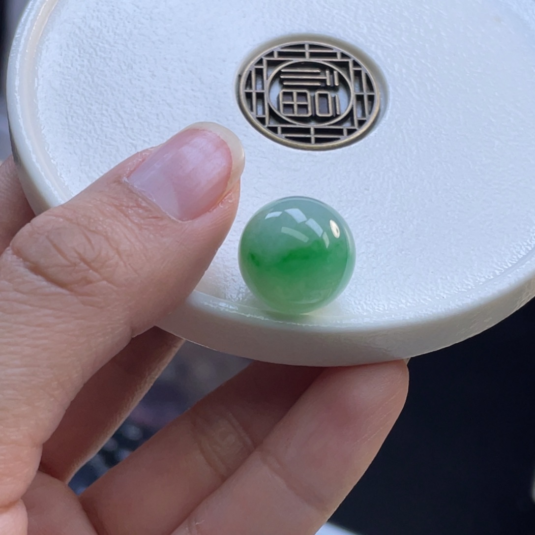 翡翠颈饰未镶嵌卡13