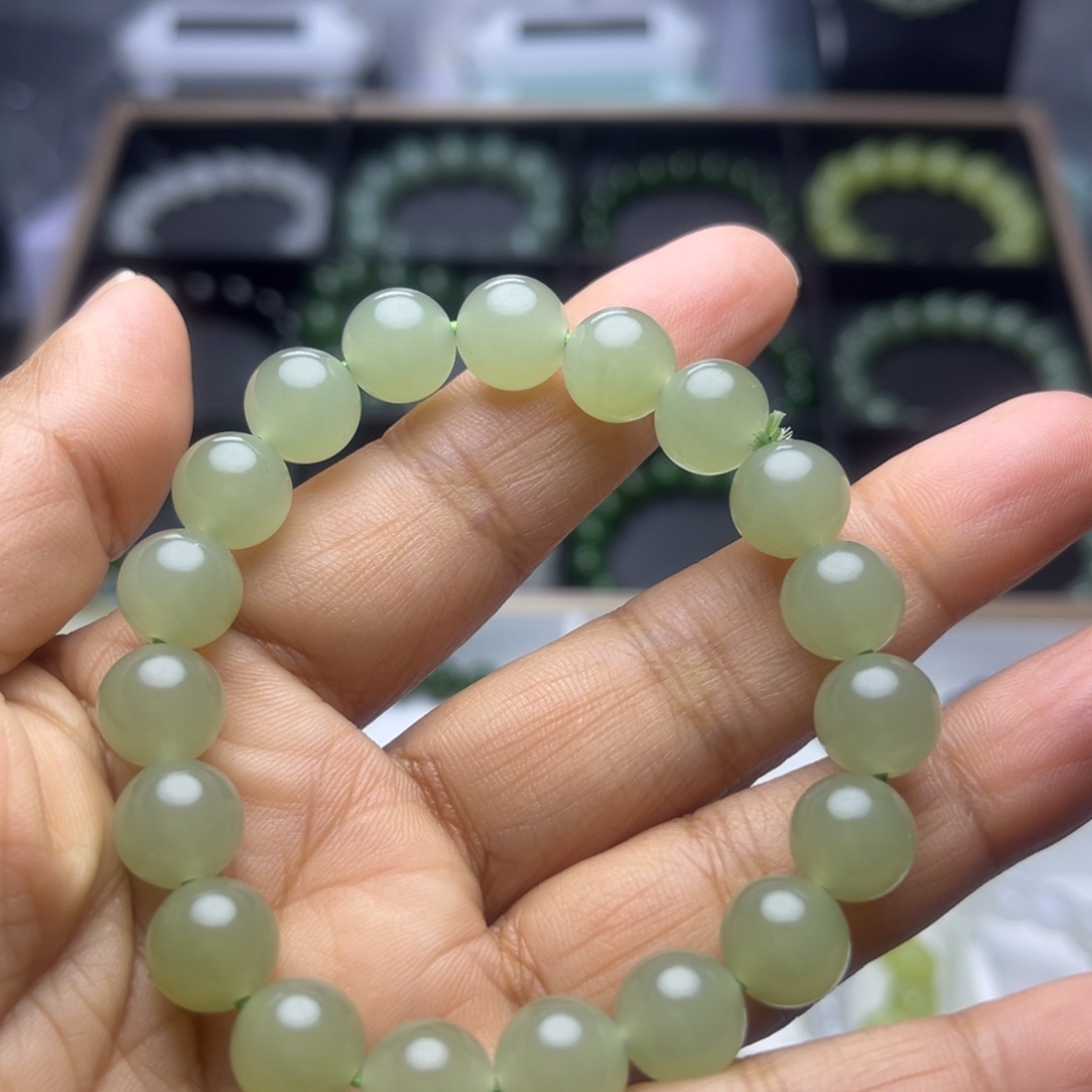 和田玉未镶嵌手串