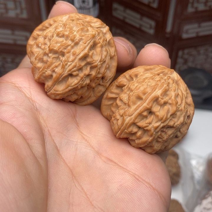 文玩核桃吊坠38三角白