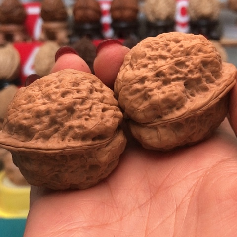 文玩核桃把件云南铁核桃