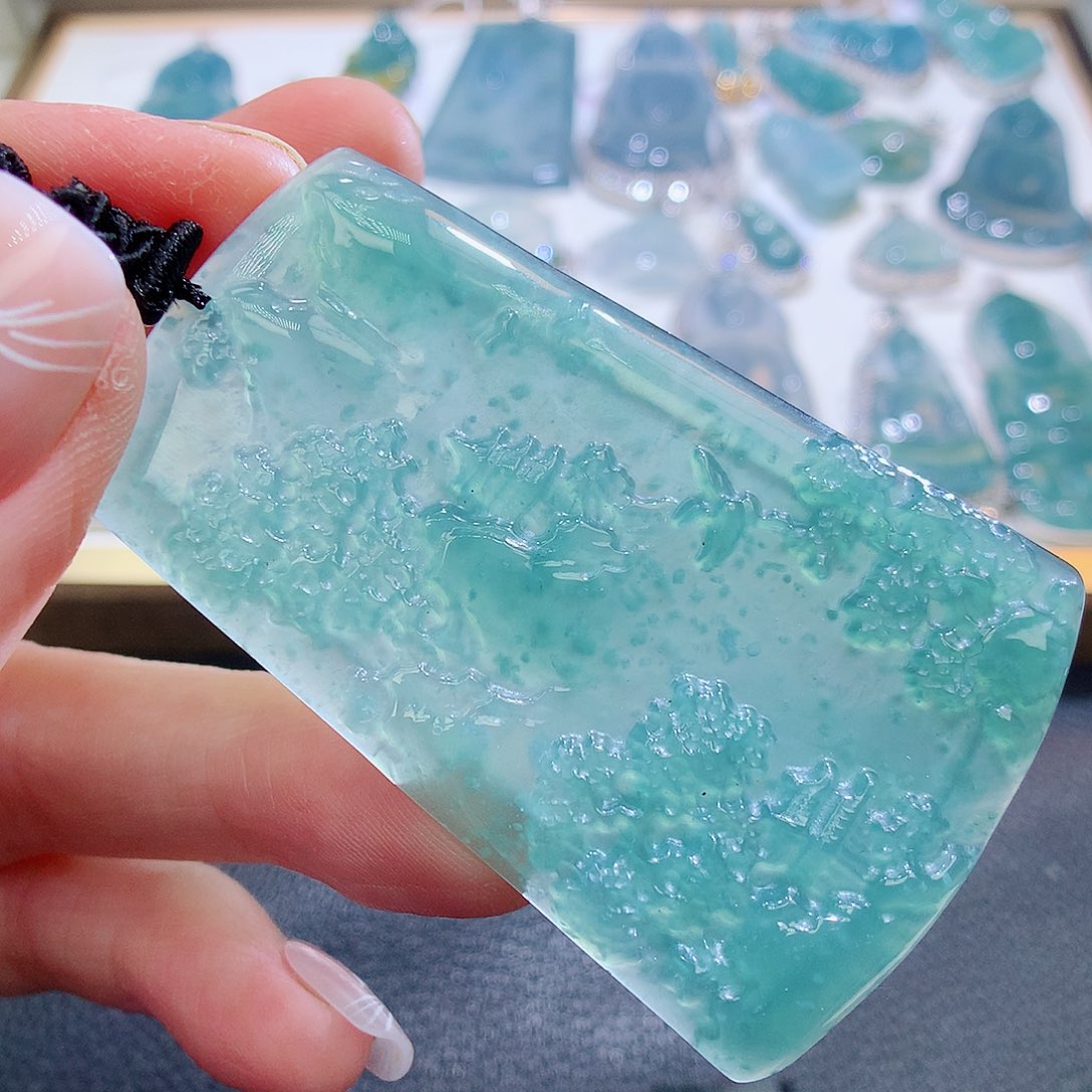 翡翠颈饰未镶嵌翡翠