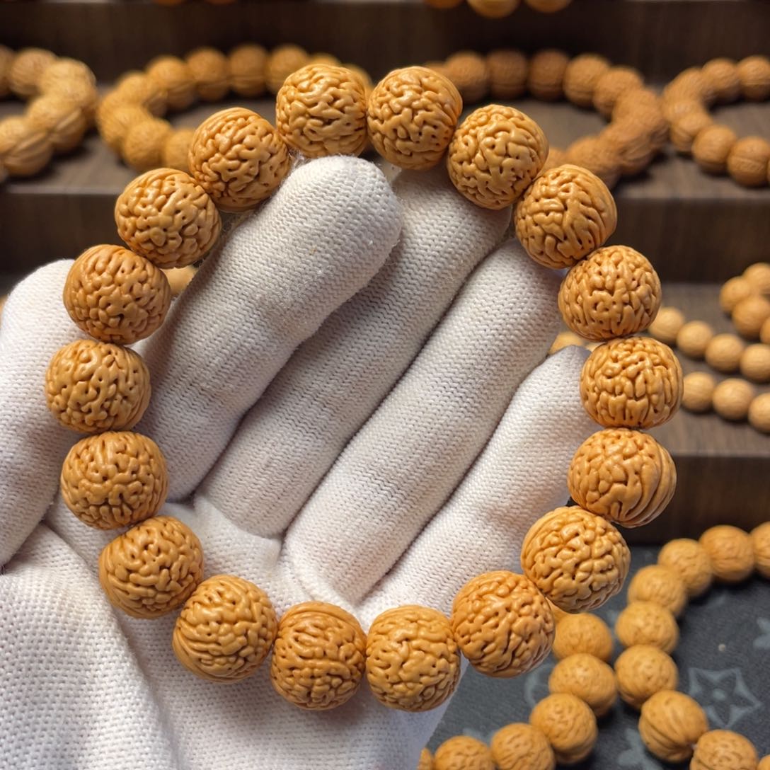 桃核手串盘丝纹手串