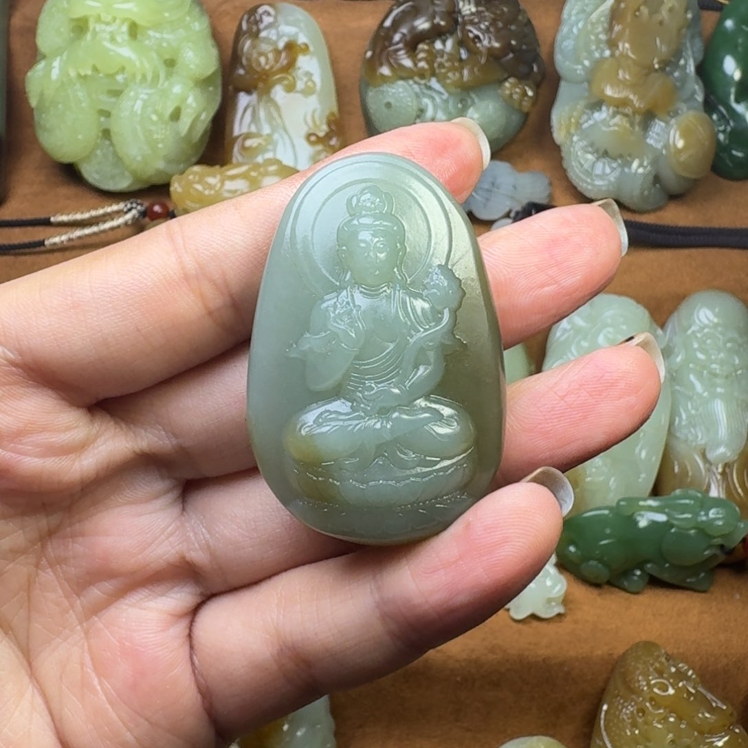 和田玉颈饰未镶嵌