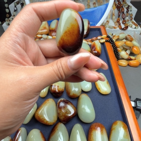 和田玉颈饰未镶嵌用****2