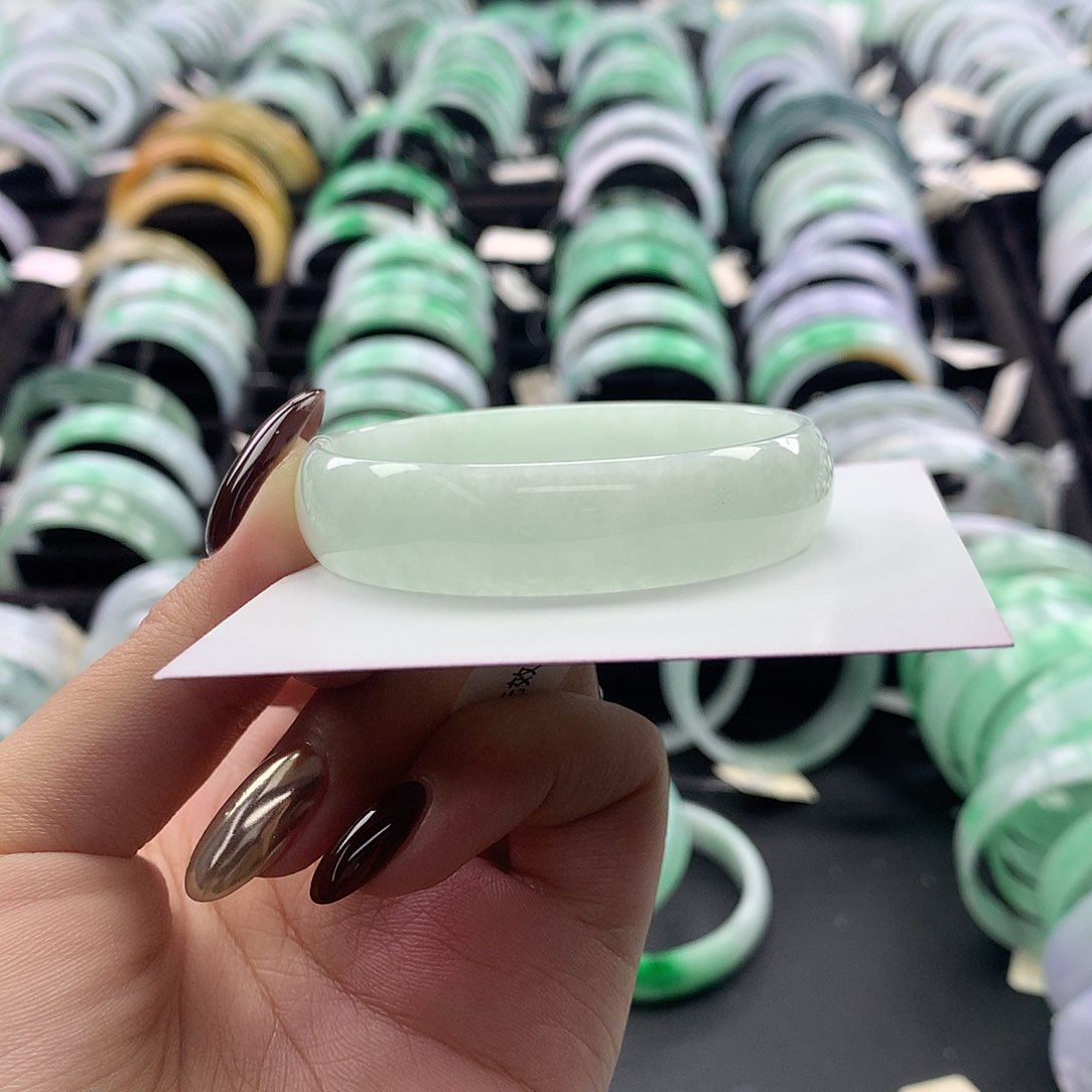 未镶嵌手镯翡翠公主