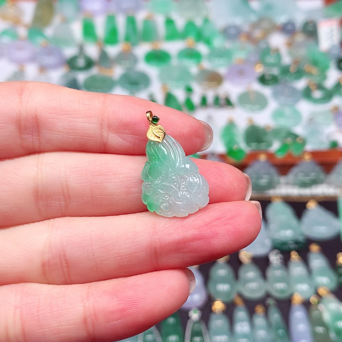 翡翠颈饰18K金镶嵌天然翡翠a货