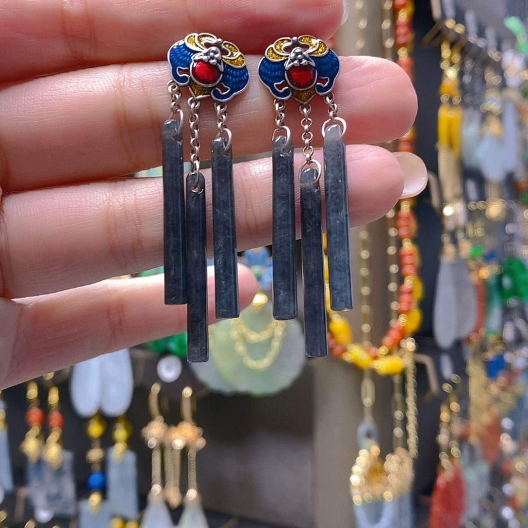 未镶嵌翡翠耳饰翡翠