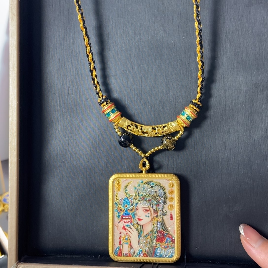 吊坠往****零美丽的唐卡结缘