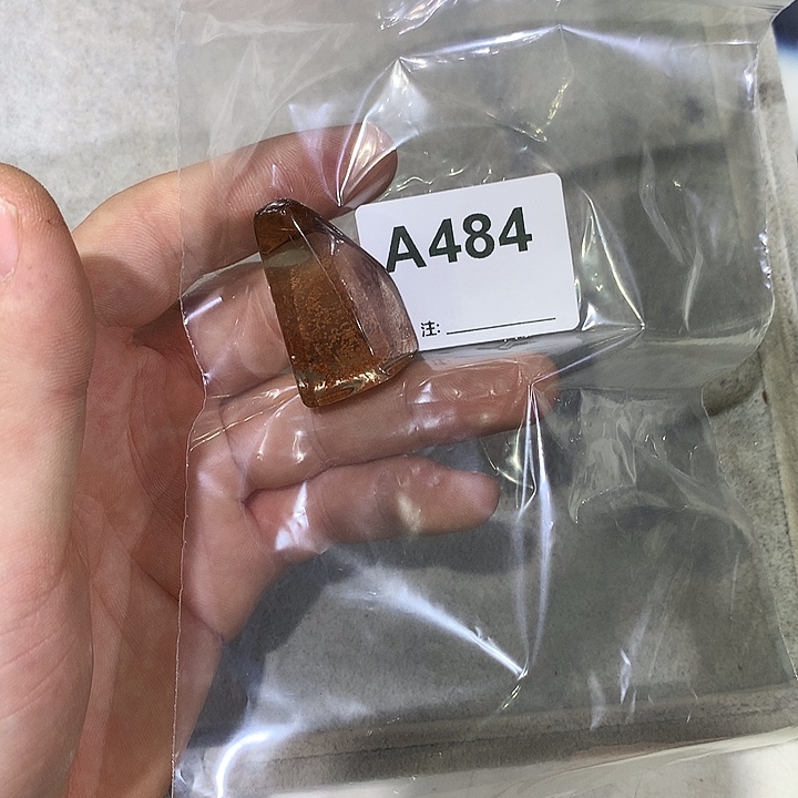 亿***豪水晶未镶嵌珠宝半成品A483