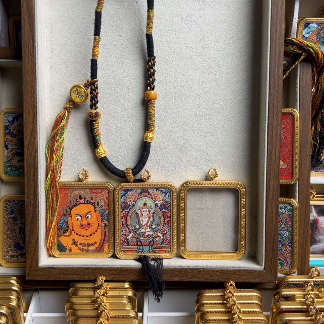 H***u吊坠双面黄C大日唐卡