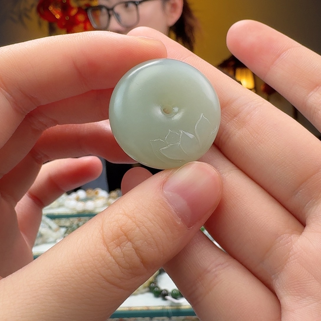 和田玉吊坠3未镶嵌