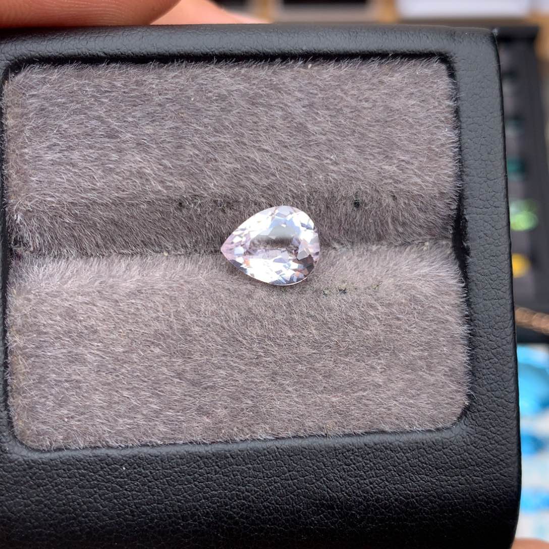 绿柱石（摩根石）裸石2.25克拉全净无暇亏米福利