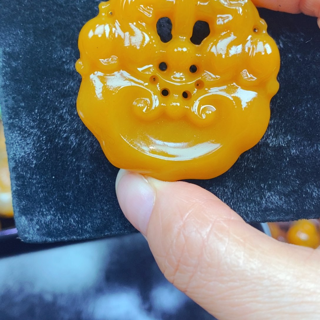 未镶嵌石英质玉（黄龙玉）吊坠(不含链)