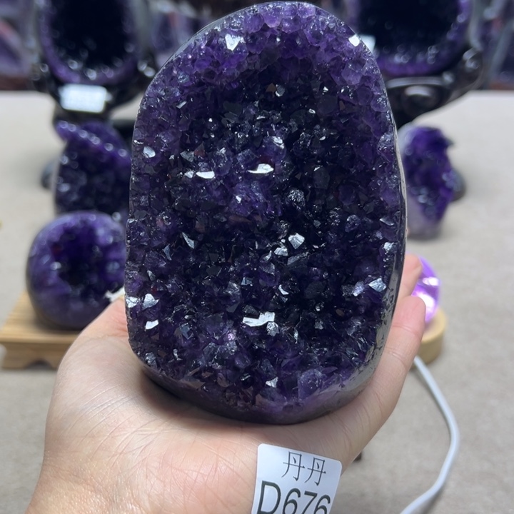 紫晶未镶嵌大型摆件（非配饰）