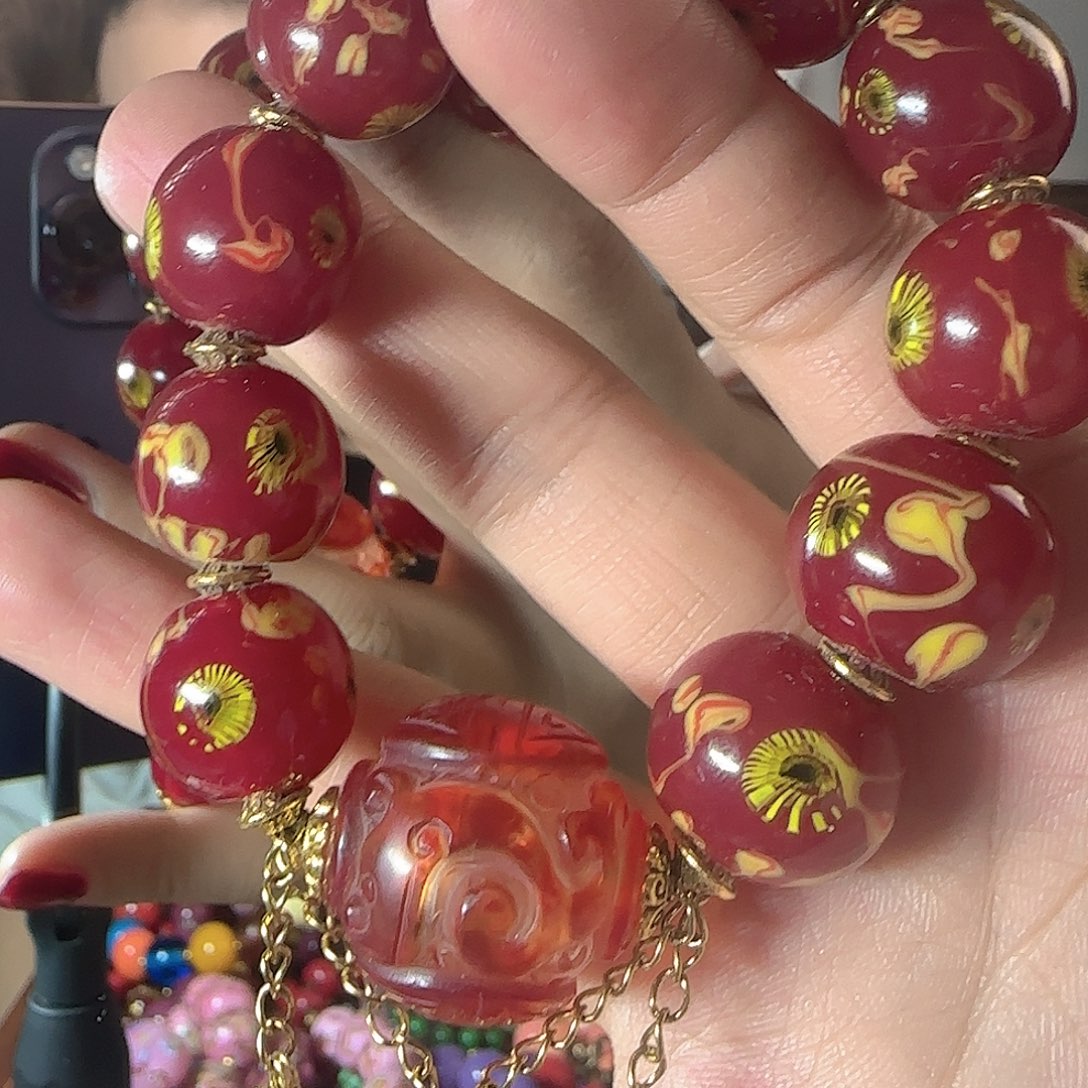 玻璃颈饰老琉璃的故事是一个人的故事