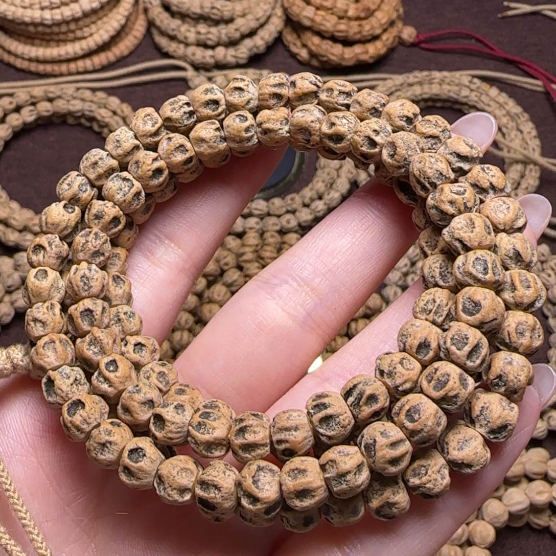 柏香籽/百香籽吊坠兔****