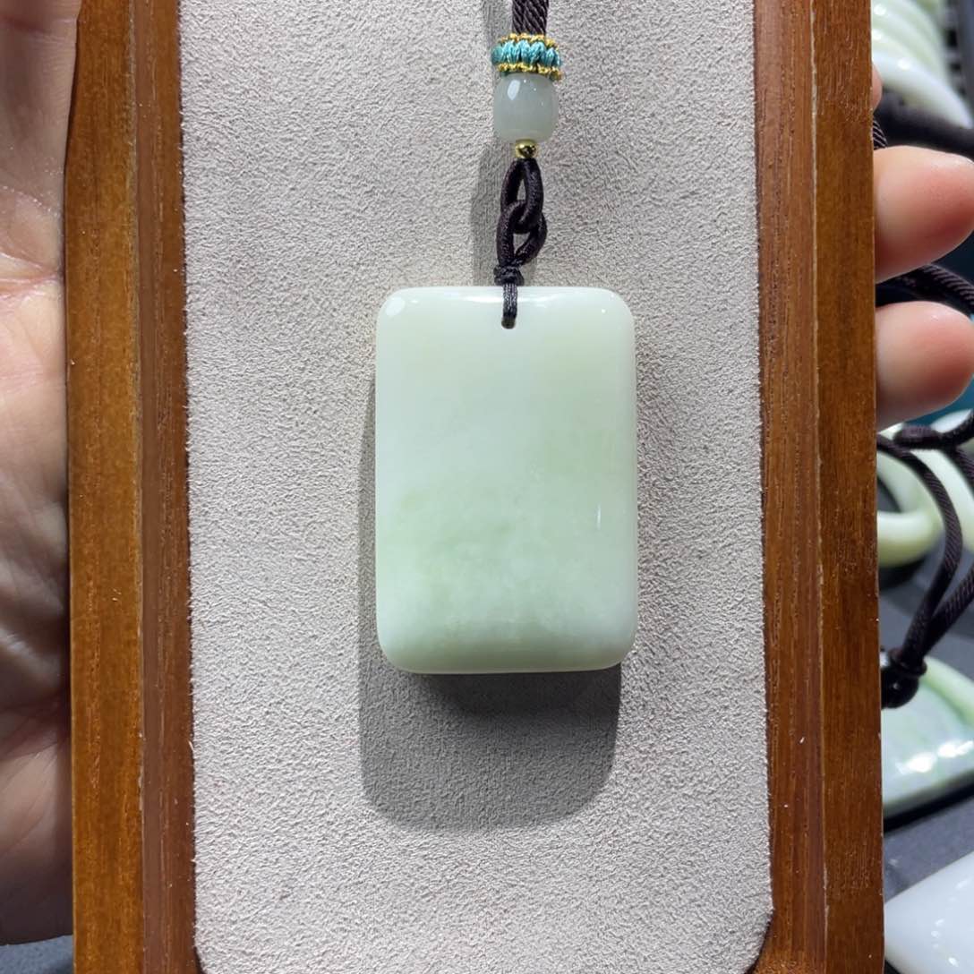 蓝田玉（蛇纹石化大理石玉）颈饰未镶嵌晖*