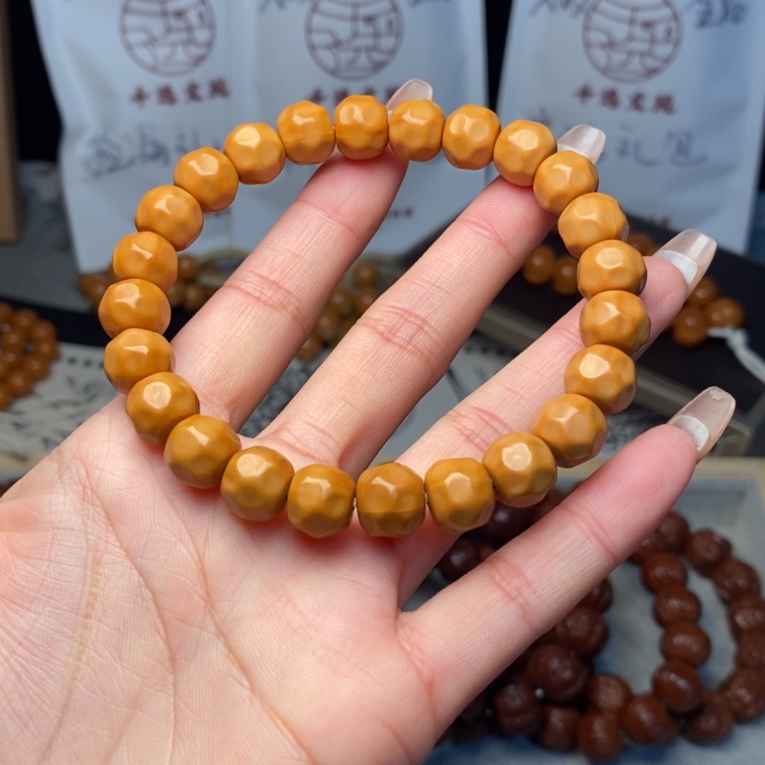 龍***⁵猴头核桃手串小奶酪