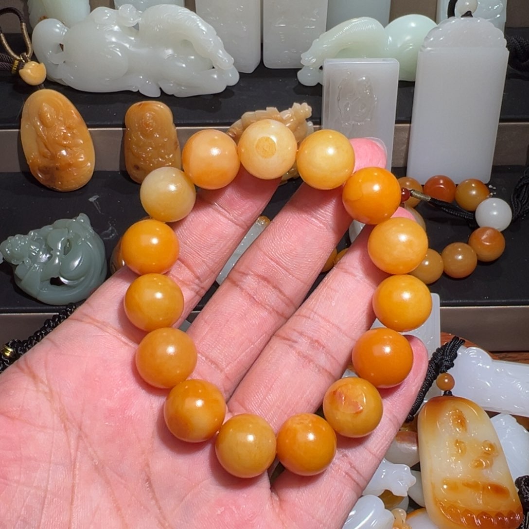 和田玉颈饰未镶嵌?****