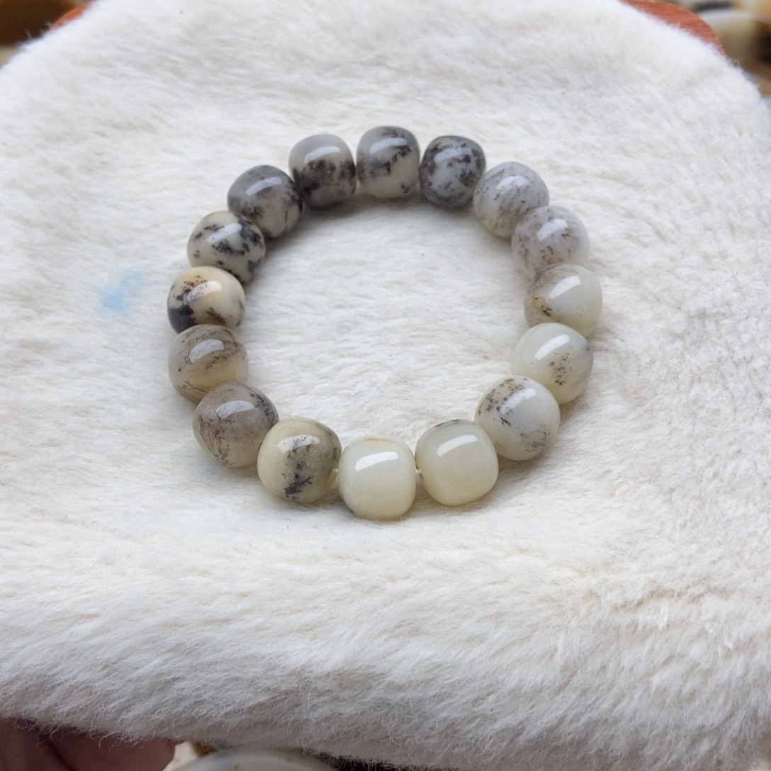 未镶嵌手镯石英质玉（非洲翠）卡13加老型珠188米