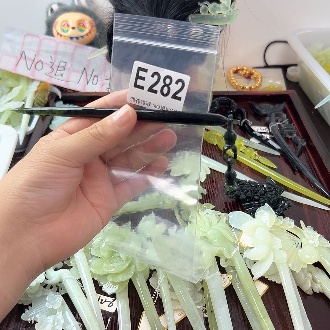合金蛇纹石玉发饰迦*