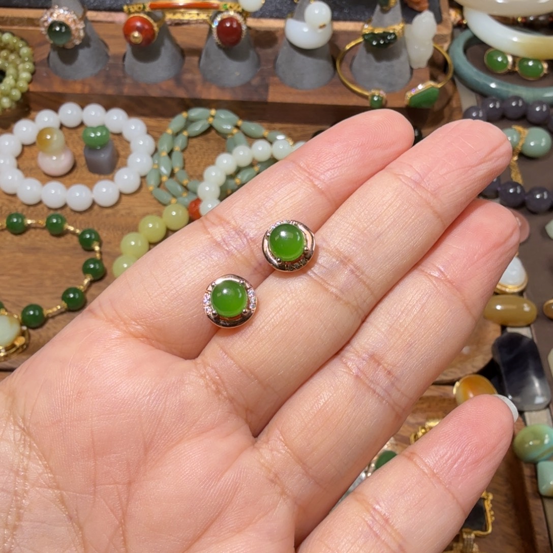 无***️和田玉银S925镶嵌耳钉