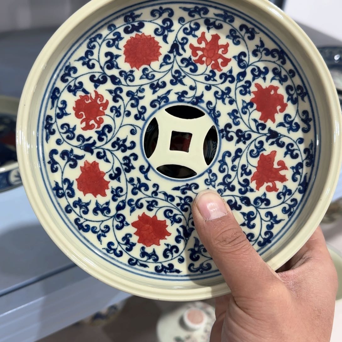 瓷片瓷器的造型和制作技术均