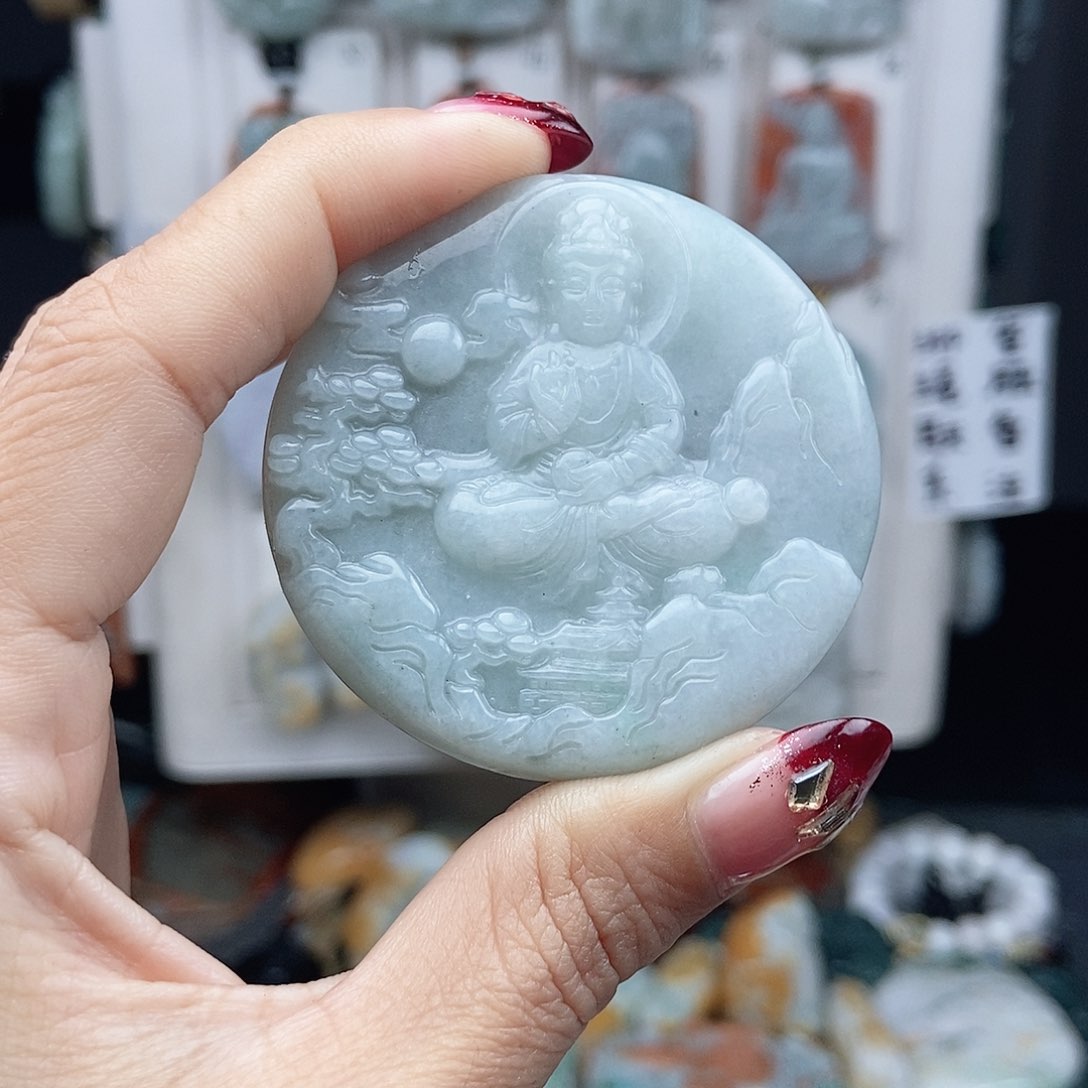 翡翠颈饰未镶嵌翡翠
