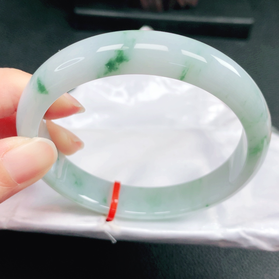 翡翠未镶嵌手镯63圈