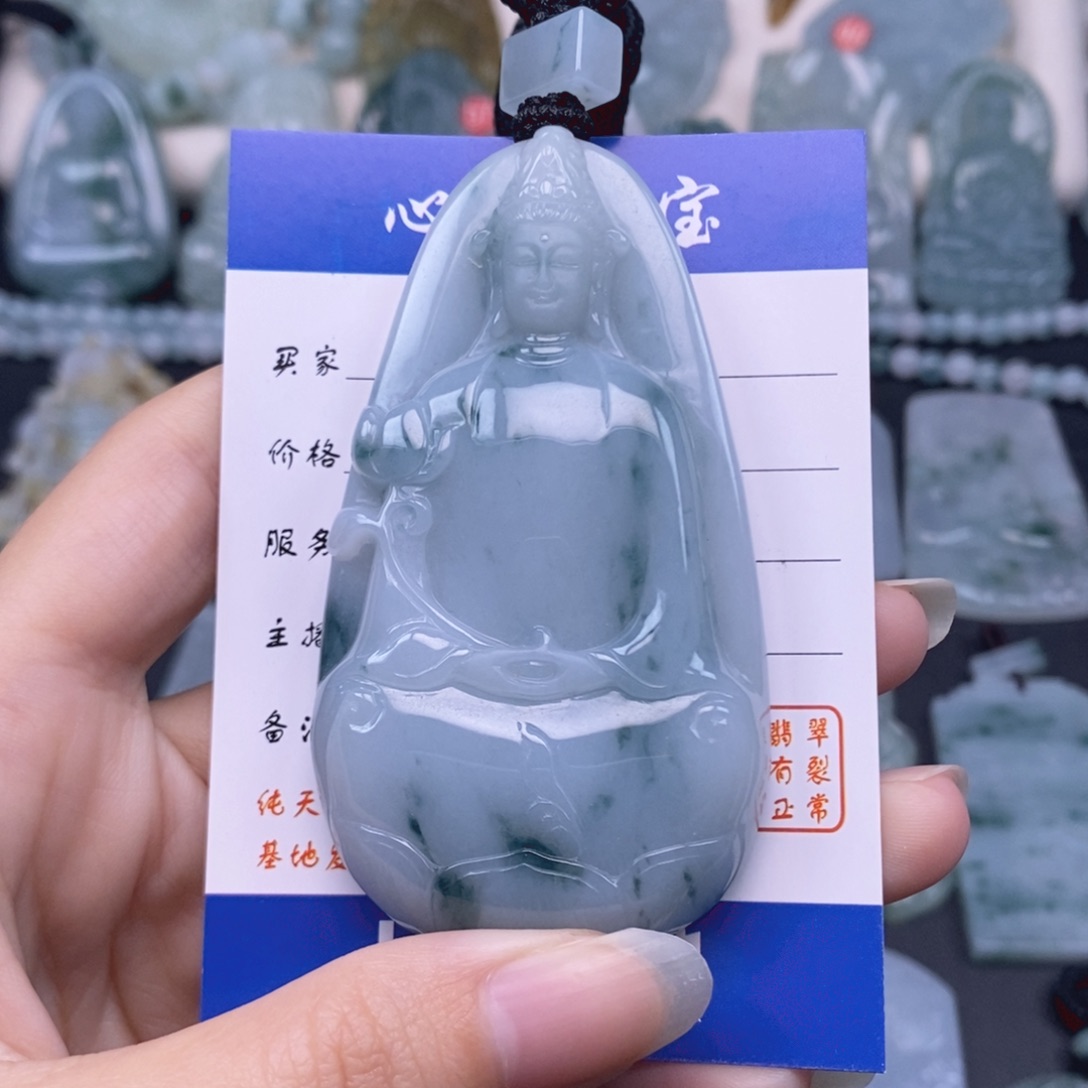 翡翠未镶嵌颈饰素衣