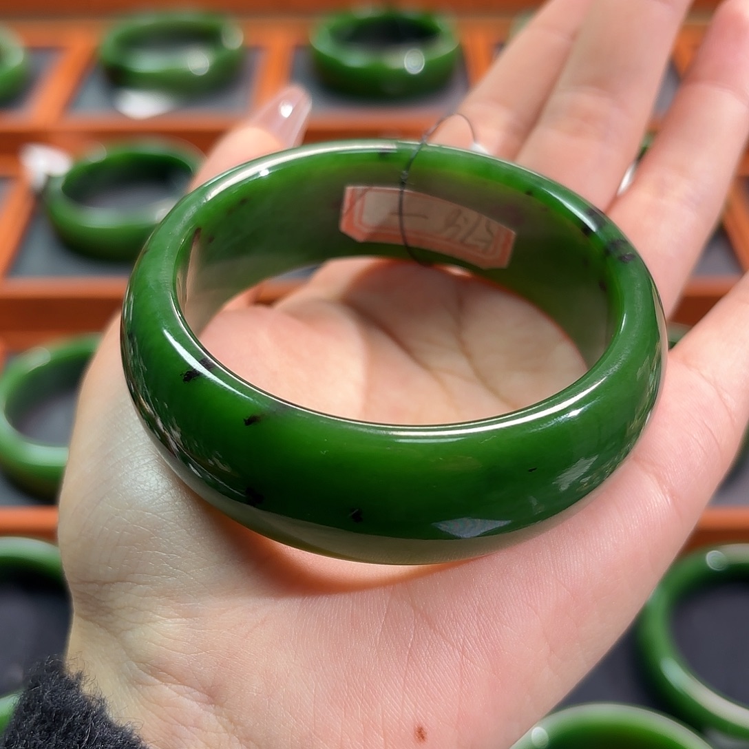 和田玉（碧玉）未镶嵌手镯辣绿5758