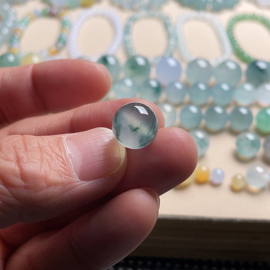 陈***伟翡翠散珠天然缅甸翡翠A货，12mm