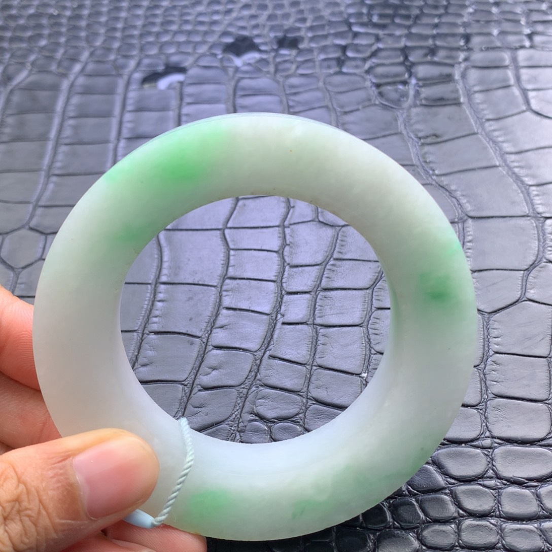 定制翡翠未镶嵌翡翠手镯