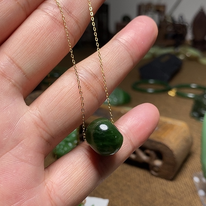 和田玉（碧玉）未镶嵌颈饰