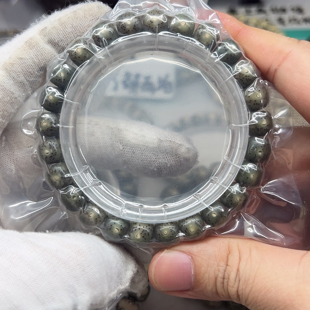 吊坠星月菩提98绿幽灵  全身星点均匀的12