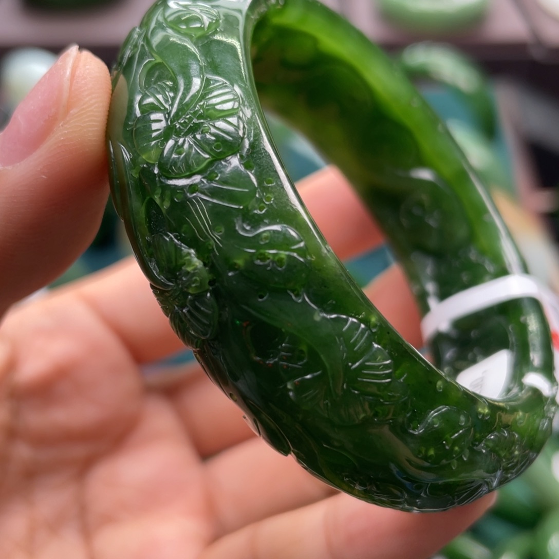 和田玉（碧玉）未镶嵌手镯