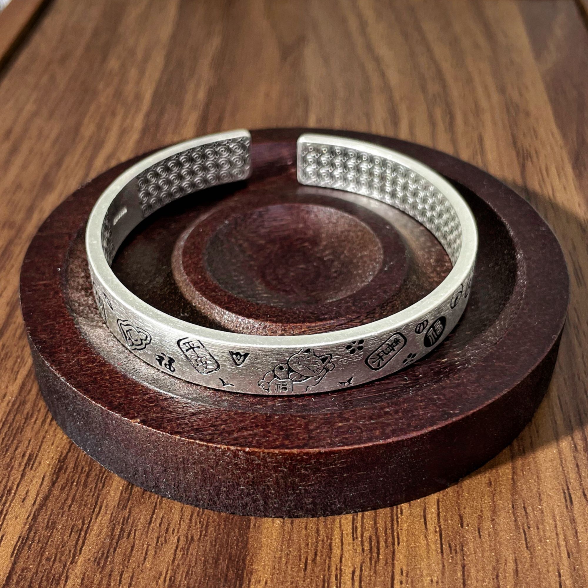 足银银制品 S022 复古吉言 开口直播间选款时尚百搭精美手镯