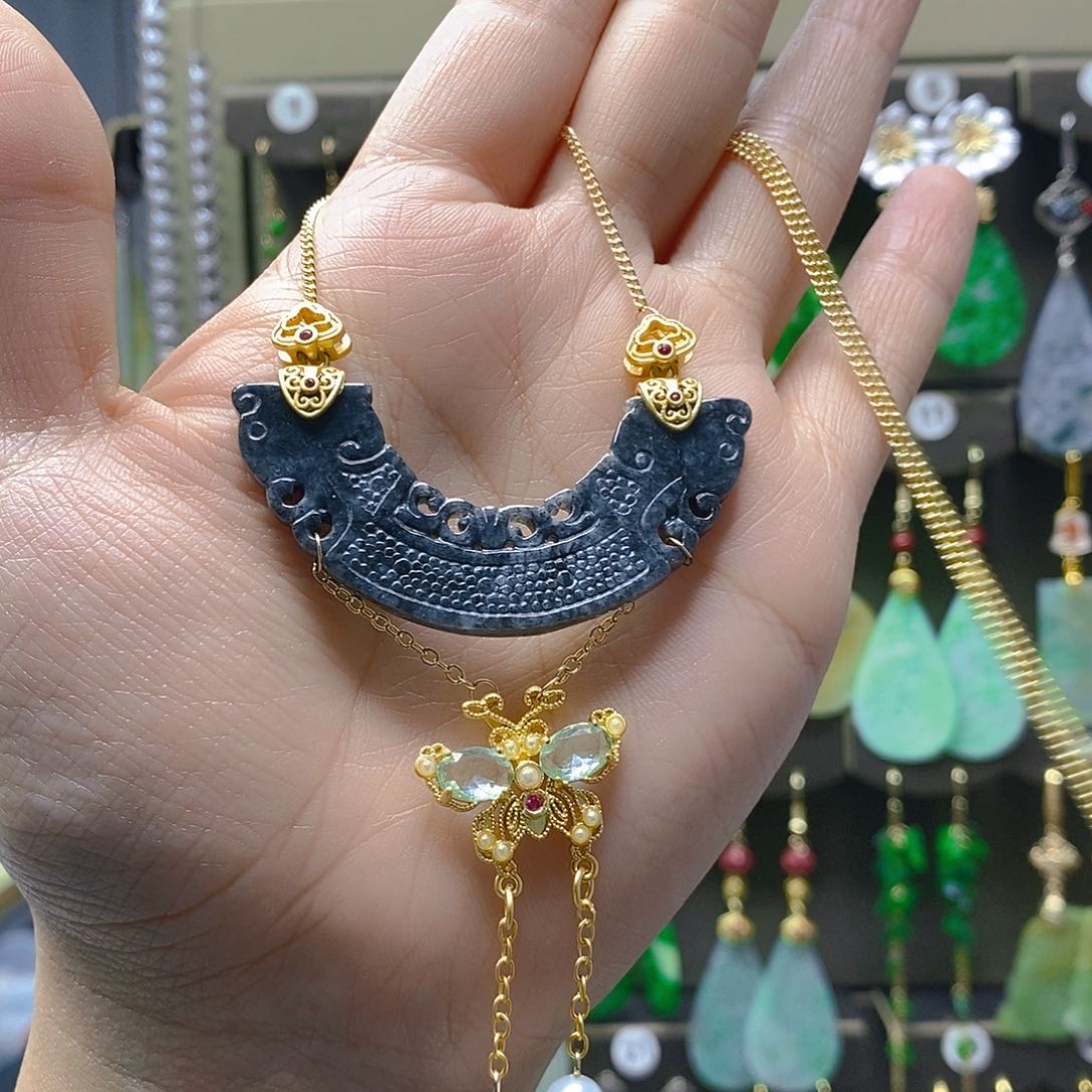 未镶嵌翡翠耳饰翡翠