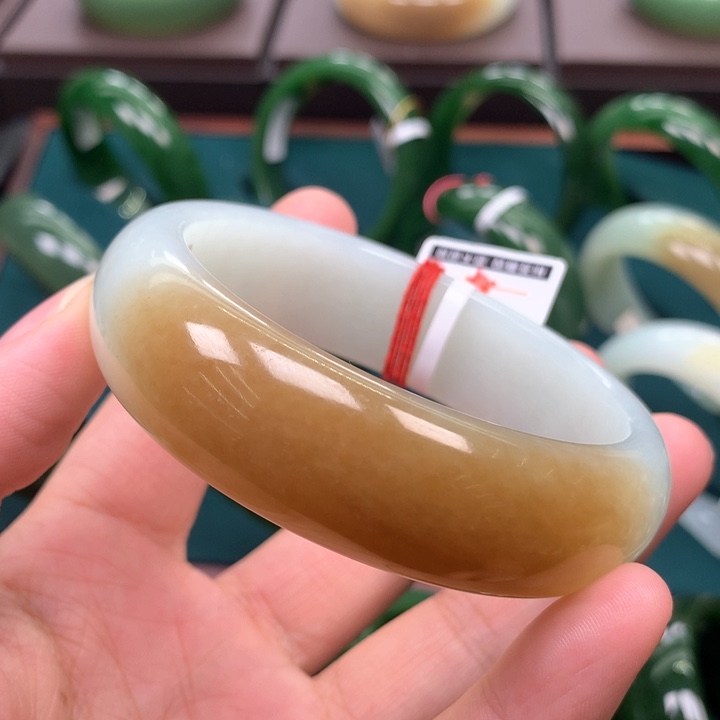 未镶嵌手镯和田玉（糖玉）