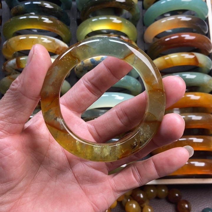 蛇纹石玉手镯未镶嵌噗**儿