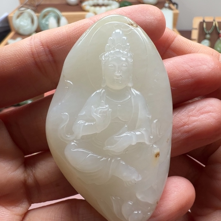 和田玉未镶嵌颈饰观音