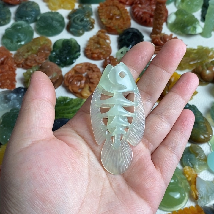 蛇纹石玉颈饰未镶嵌