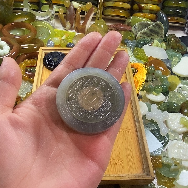 旭***^蛇纹石玉未镶嵌颈饰