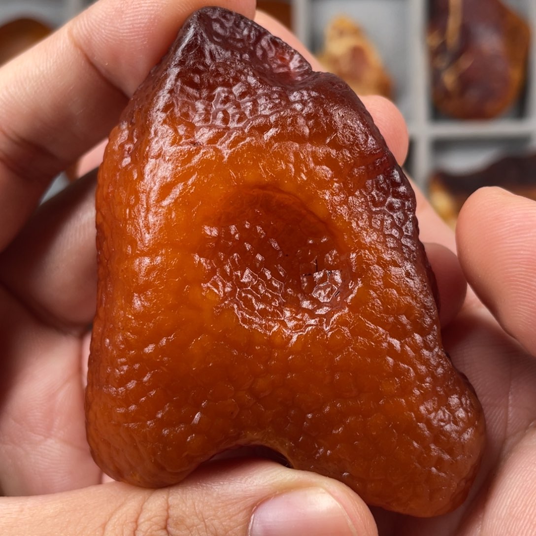 琥珀珠宝奇石未镶嵌