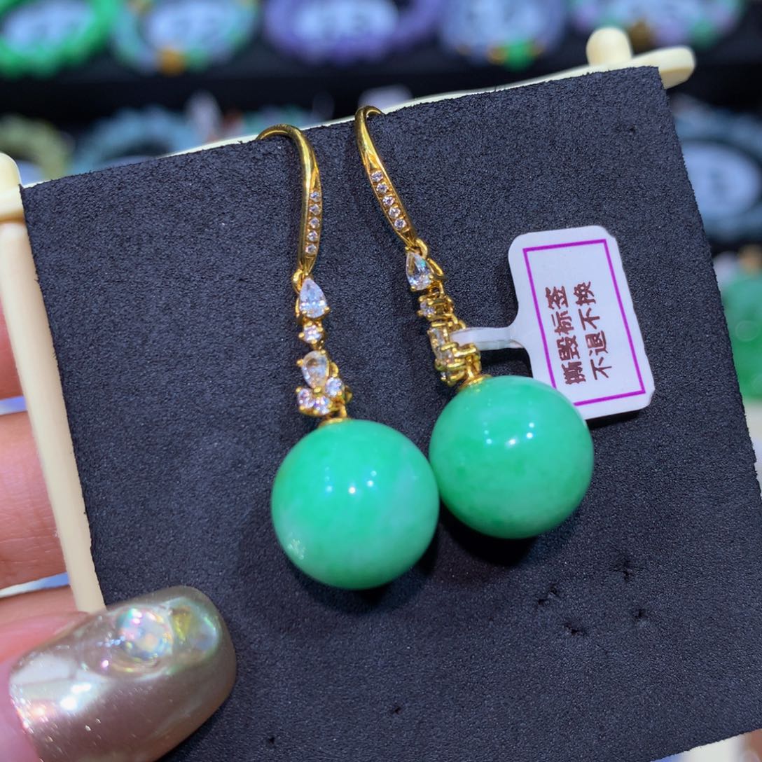 翡翠18K金镶嵌颈饰翡翠