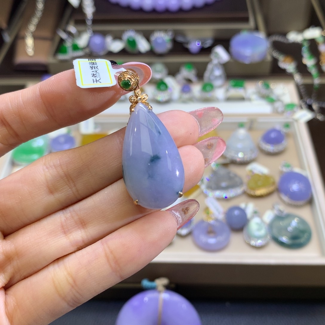 翡翠颈饰18K金镶嵌翡翠