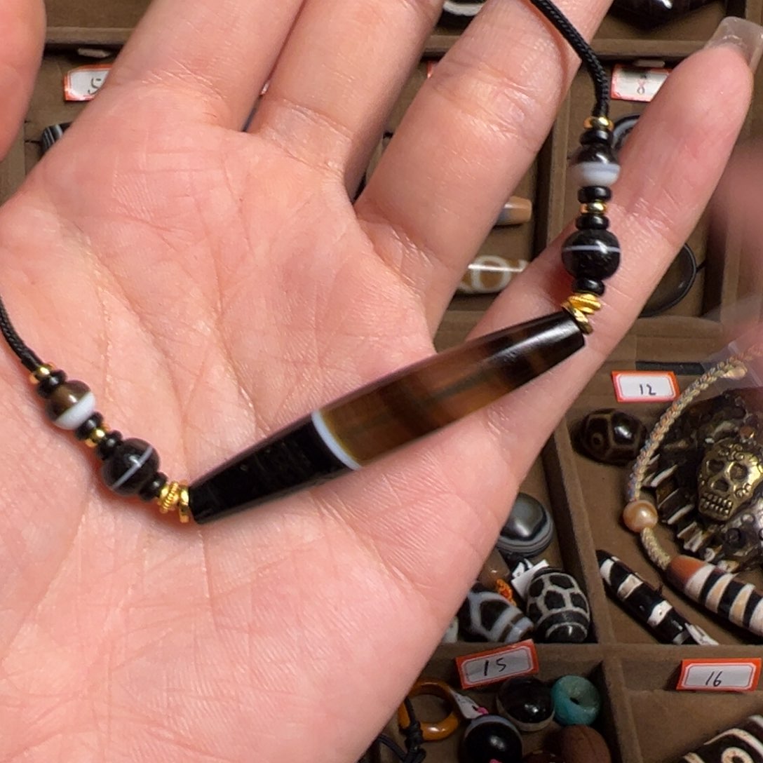 玛瑙/玉髓颈饰未镶嵌山**?