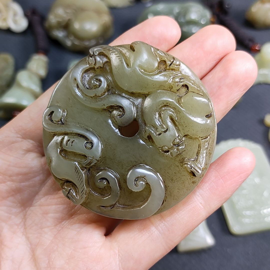 和田玉颈饰未镶嵌